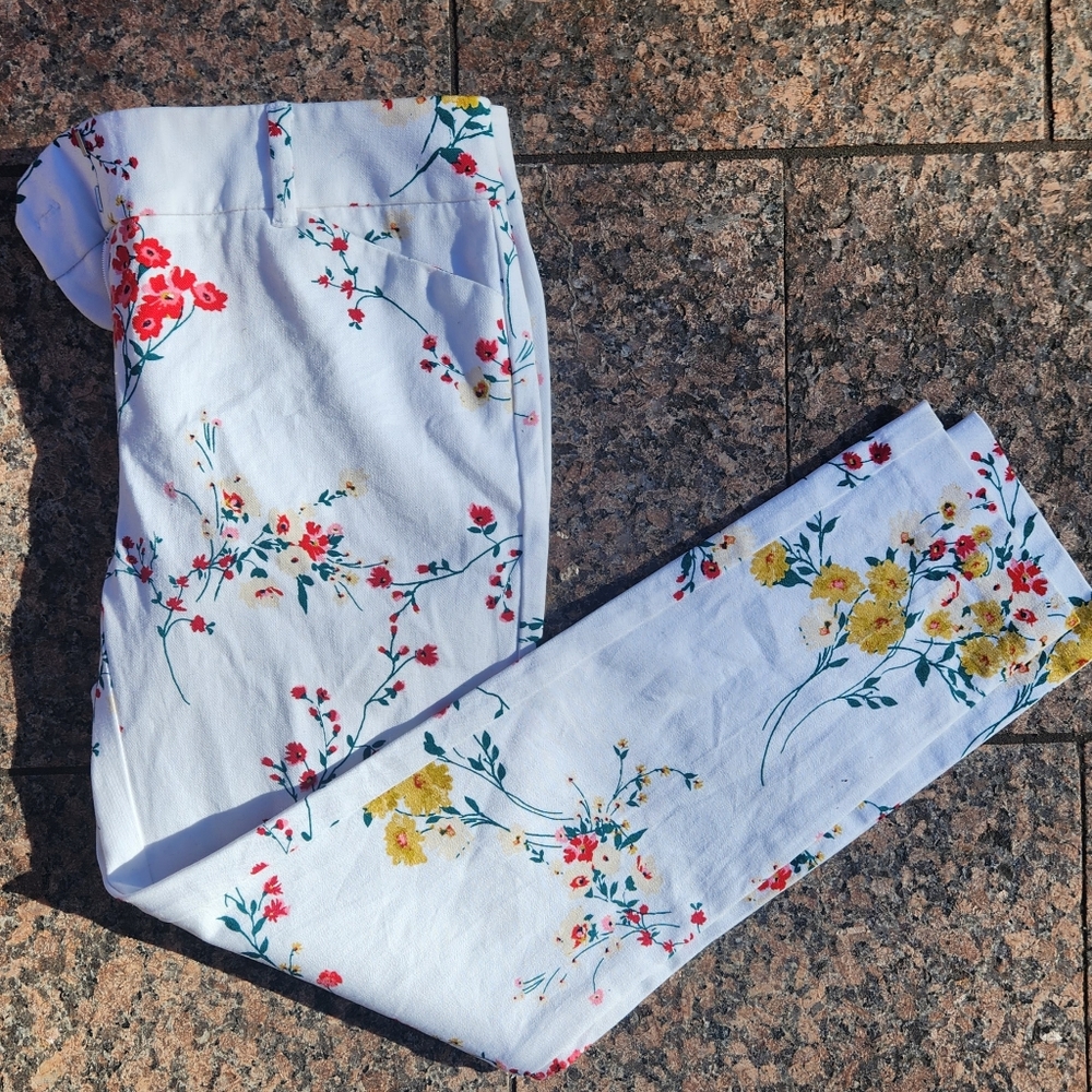 Women's Floral The Audrey Pant - Picture 6 of 6